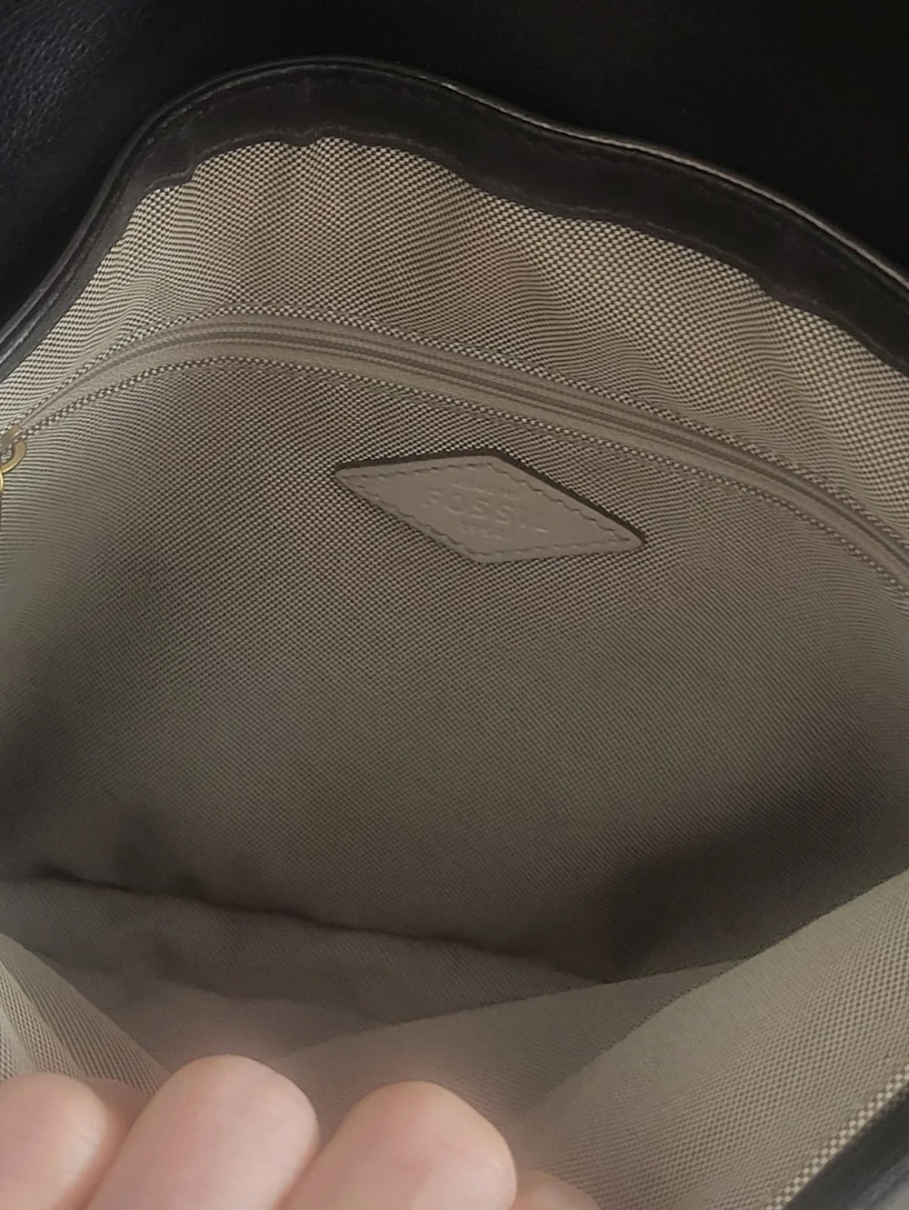 Fossil Leather Shoulder Bag Light Gray/Gold Hardware U-Shape Clasp Charm, NWOT - Picture 12 of 15